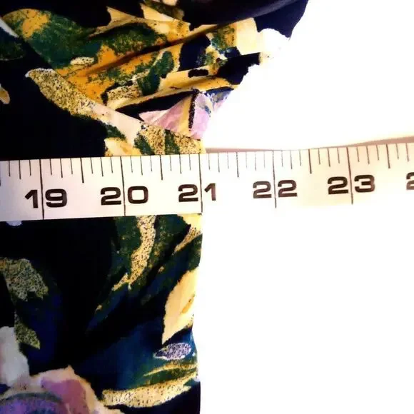 Chicos Floral Top Women Size Medium Blue Preppy Career Classic Feminine - Picture 6 of 9